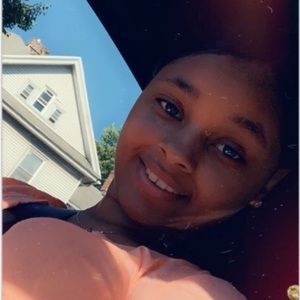 Meet your Posher, Leya